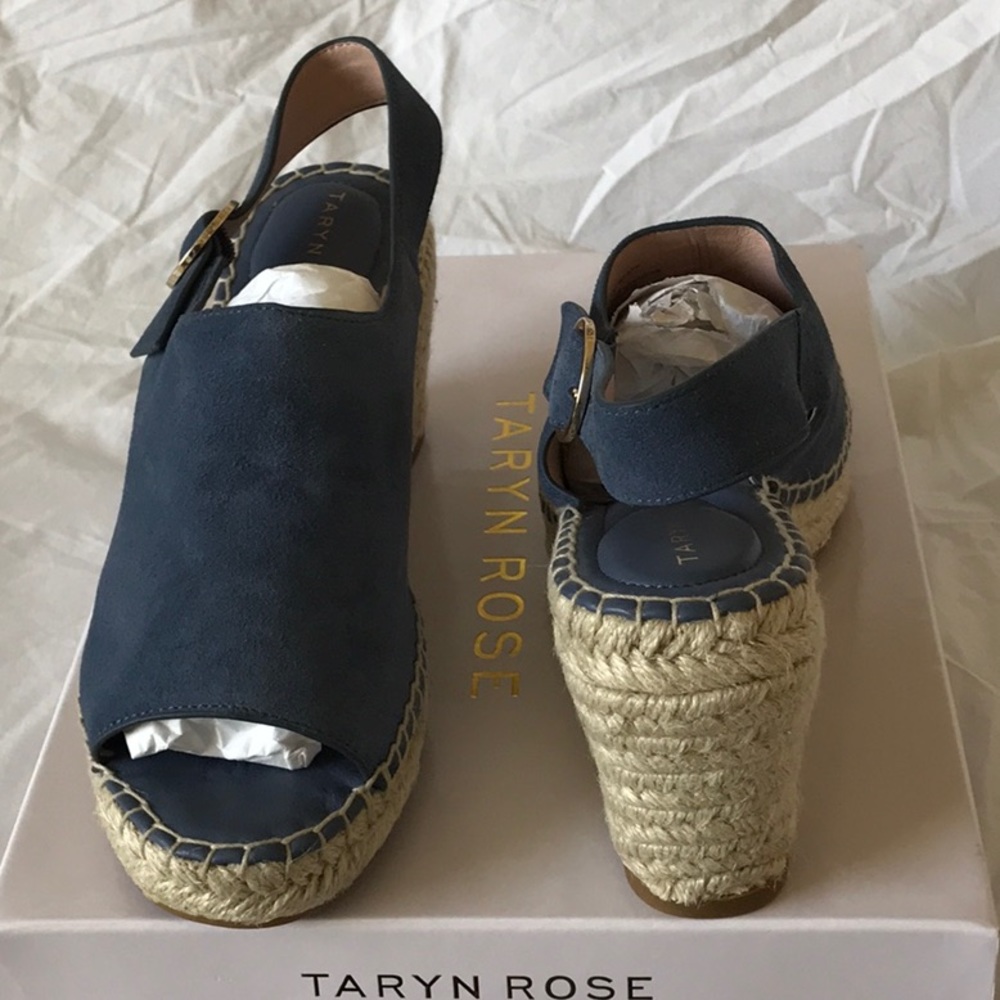 Blue suede Taryn Rose wedge - Picture 3 of 3
